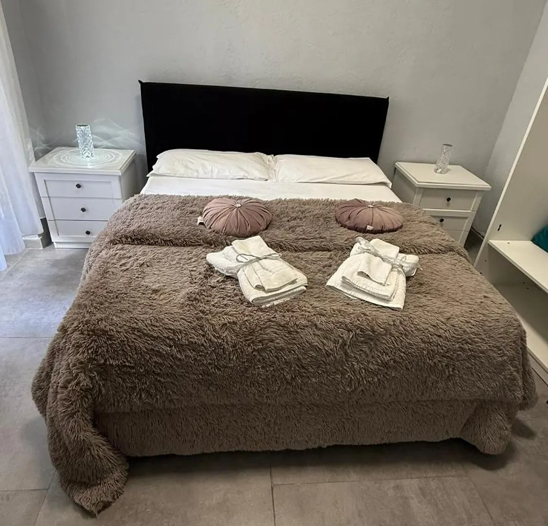 Lulu'S House Apartment Naples 0*,